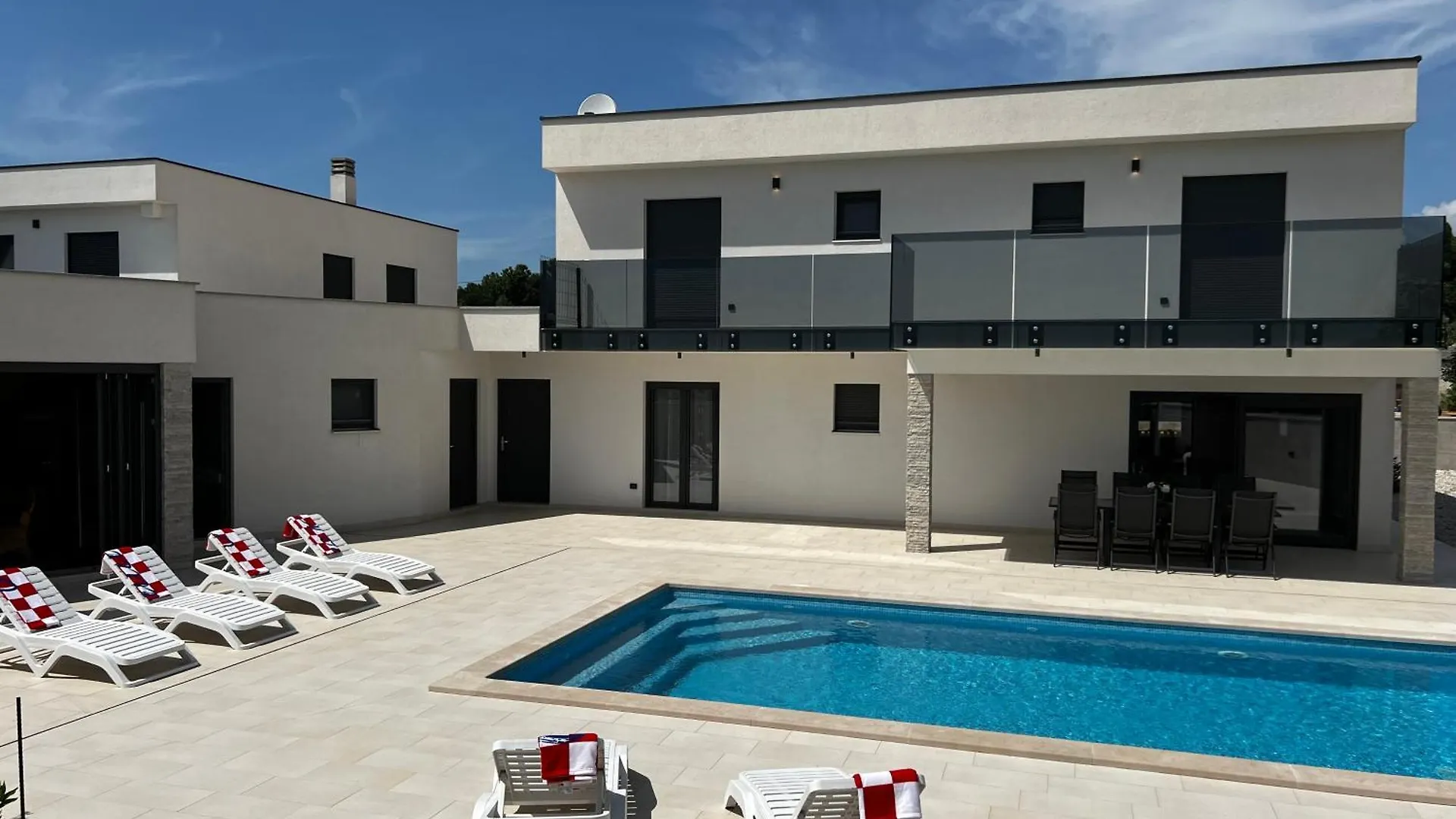 Villa Mare - Modern Villa With Swimming Pool And Jacuzzi Pula