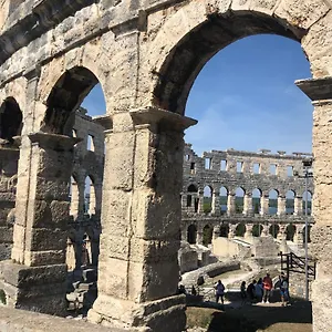 Sea View Flat In Pula