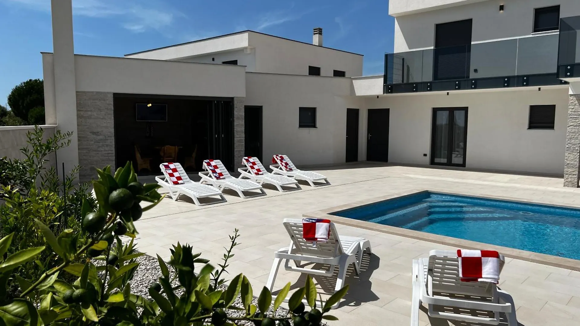 Villa Mare - Modern Villa With Swimming Pool And Jacuzzi contacts